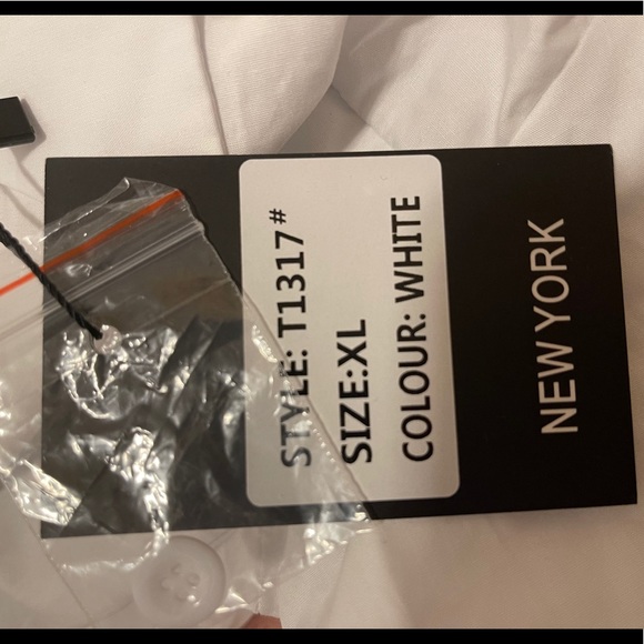 White blouse top NEVER WORN - Picture 3 of 3